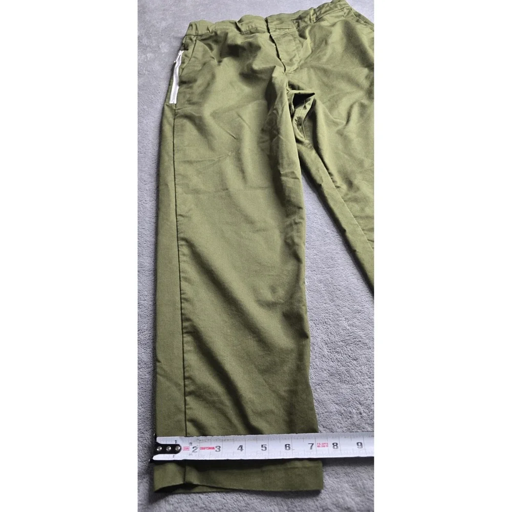 Nike Sportswear Essentials Unlined Cropped Pants Mens 30 Medium Green 25
